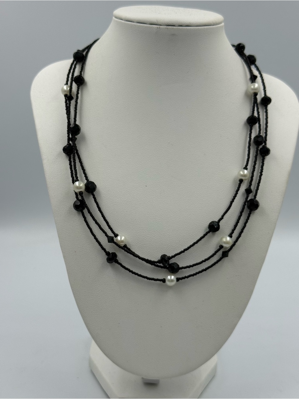 White House Black Market Black Beads and Faux Pearl Choker Necklace Prom Office